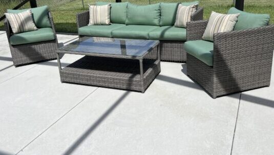 vacation home with deck in Sebring, Florida